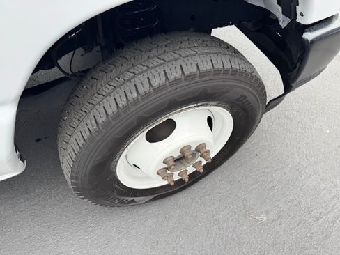 Used 2024 Ford E-350 and Econoline 350 image 24