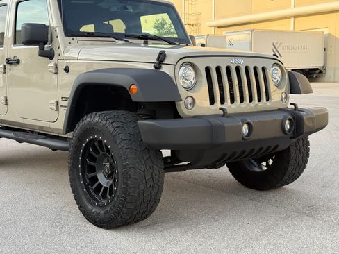 Used 2018 Jeep Wrangler Unlimited Sport S AWD/4WD image 50