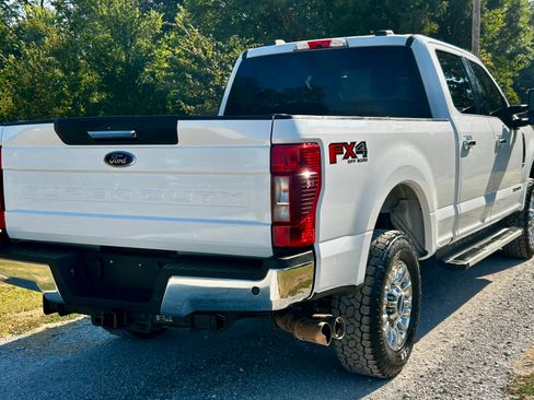 Used 2022 Ford F250 4x4 Crew Cab Super Duty image 5