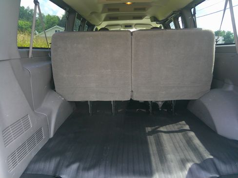 Used 2017 Chevrolet Express 3500 LS Extended Passenger RWD image 9