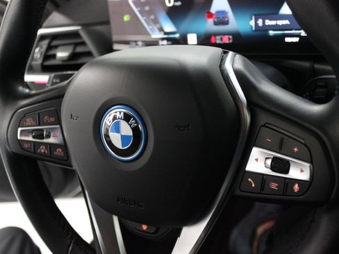 Used 2023 BMW i4 eDrive35 image 33