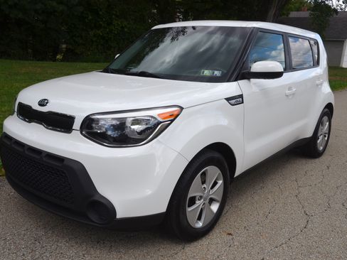 Used 2016 Kia Soul image 2