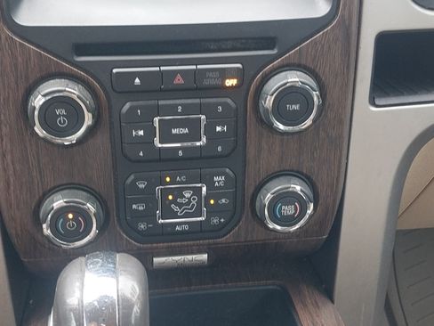 Used 2014 Ford F150 4x4 SuperCrew image 19