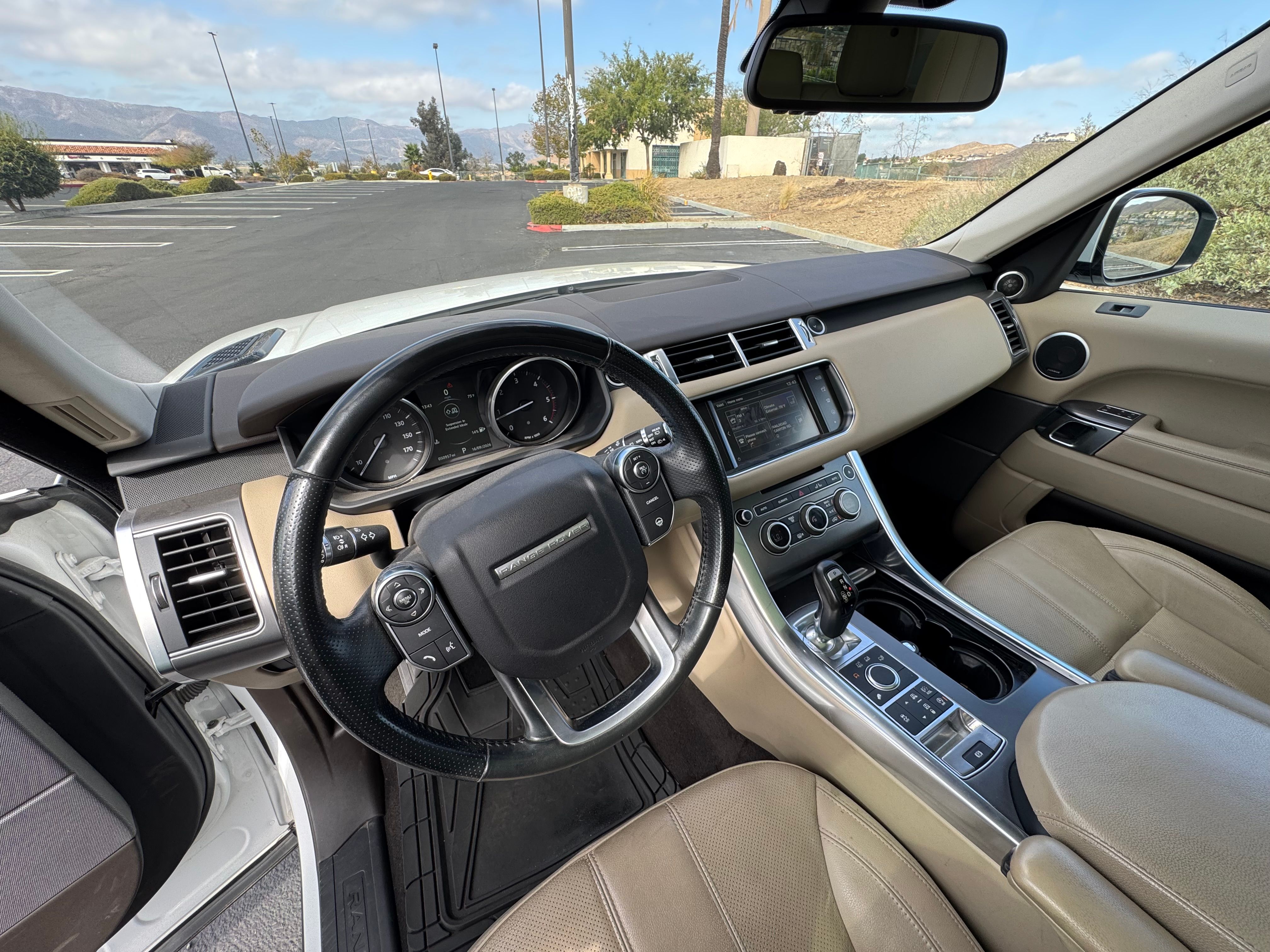Used 2016 Land Rover Range Rover Sport SE AWD/4WD image 19