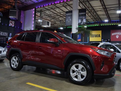 Used 2021 Toyota RAV4 XLE image 13