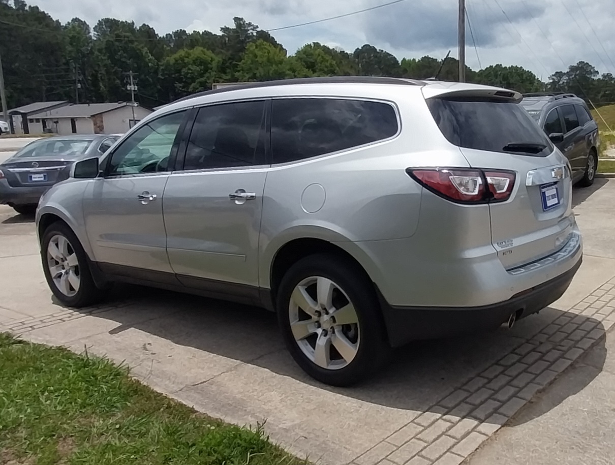 Used 2015 Chevrolet Traverse AWD LTZ image 3