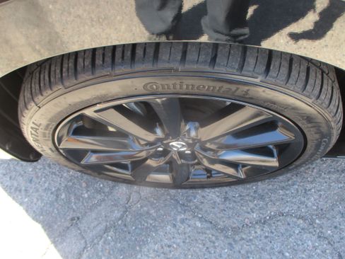 Used 2021 MAZDA MAZDA3 w/ Premium Package image 21