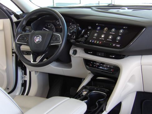 Used 2023 Buick Envision Essence image 25