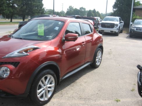 Used 2015 Nissan Juke AWD image 1
