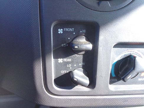 Used 2012 Ford E-150 and Econoline 150 image 22