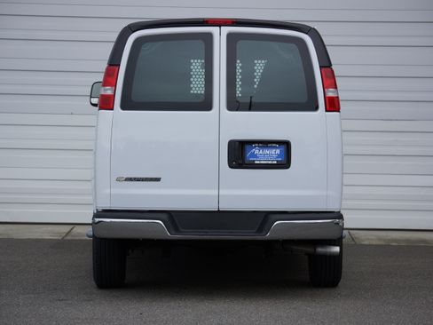 Used 2023 Chevrolet Express 2500 image 5