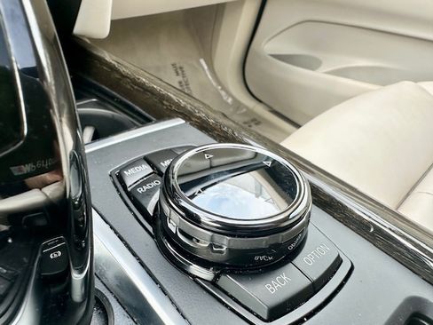 Used 2015 BMW X5 xDrive50i AWD/4WD image 30