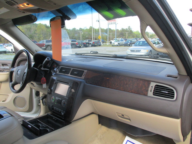 Used 2012 GMC Yukon AWD Denali image 35