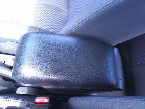 Used 2007 Nissan Versa 1.8 S FWD image 19