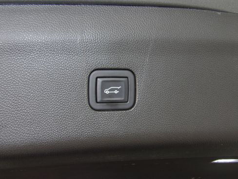 Used 2023 Buick Enclave Essence FWD image 20