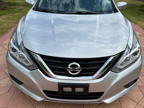 Used 2018 Nissan Altima 2.5 SV image 2