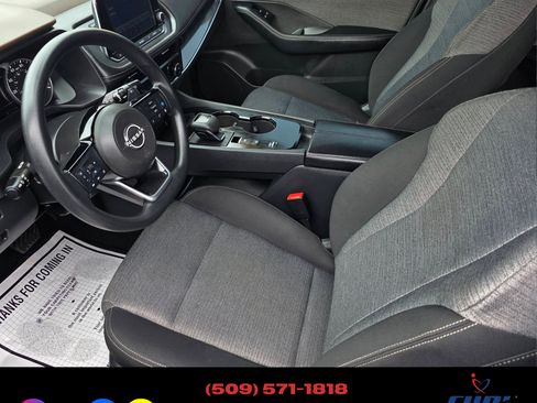 Used 2023 Nissan Rogue SV image 18