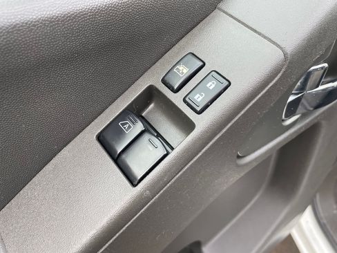 Used 2019 Nissan Frontier image 10