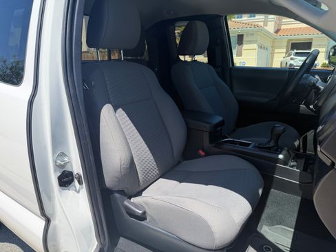 Used 2022 Toyota Tacoma 2WD Access Cab image 16
