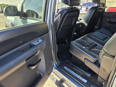 Used 2011 Chevrolet Silverado 1500 LT Z71 image 9