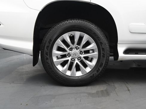 Used 2019 Lexus GX 460 Premium image 16