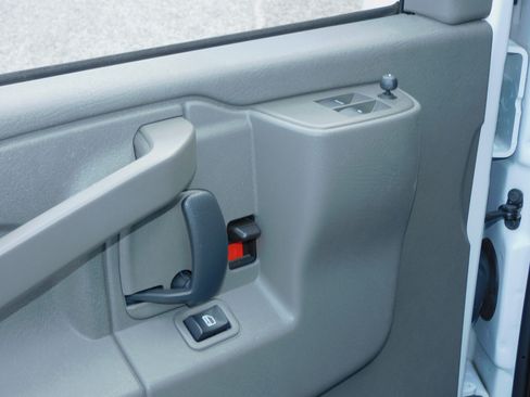 Used 2024 GMC Savana 2500 image 14