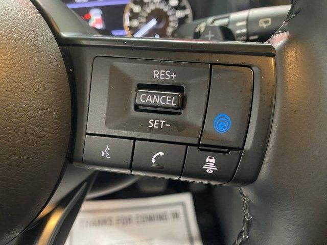 Used 2024 Nissan Pathfinder SV AWD/4WD image 17