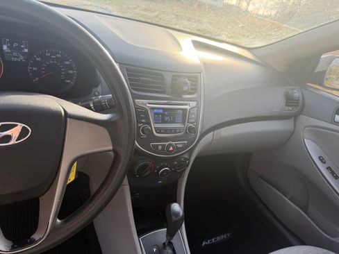 Used 2016 Hyundai Accent SE image 37