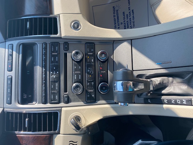 Used 2012 Ford Taurus SEL FWD image 10