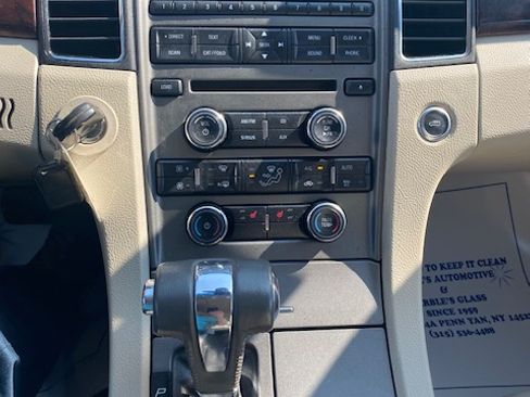 Used 2012 Ford Taurus SEL FWD image 10