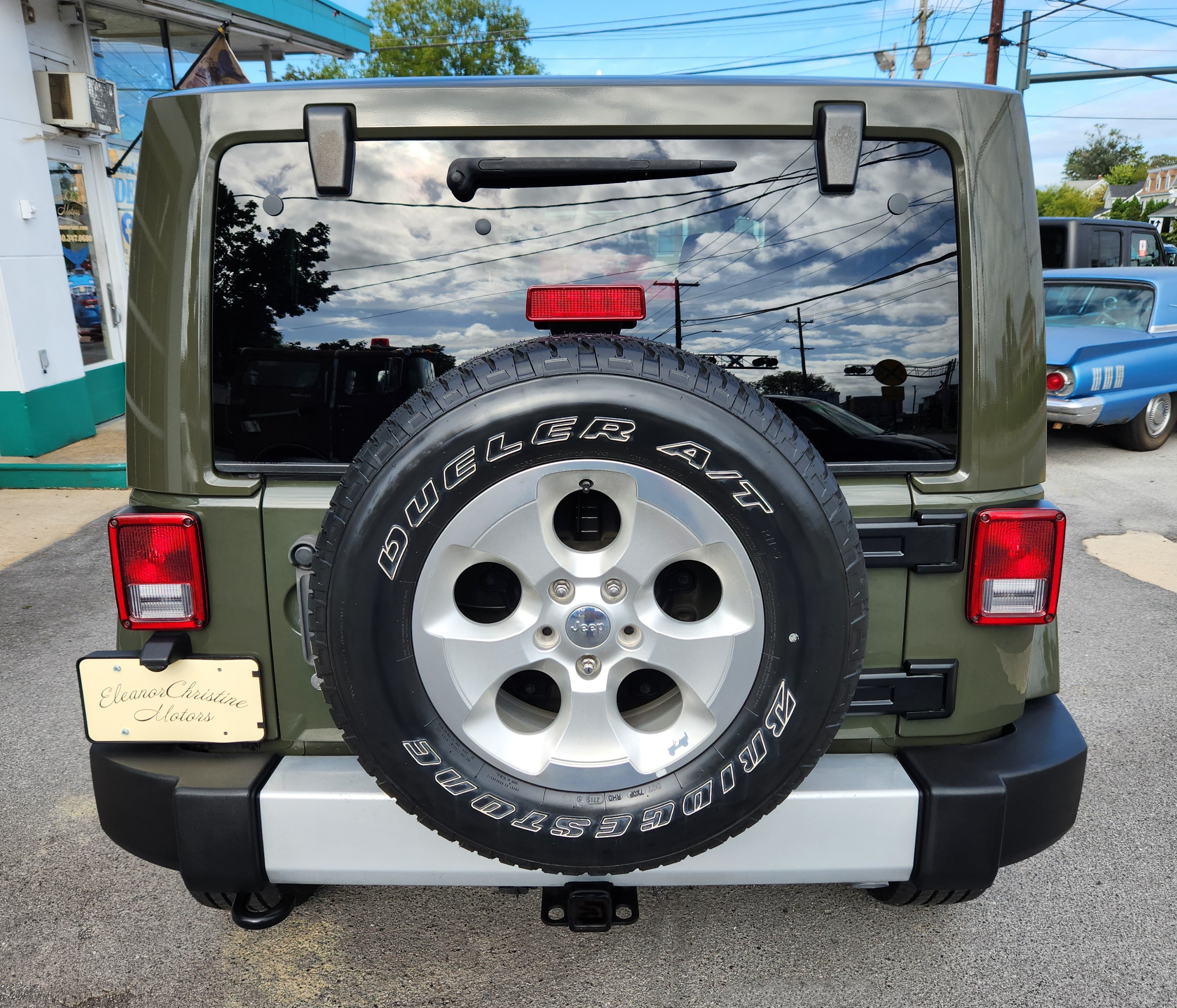 Used 2015 Jeep Wrangler 4WD Sahara image 6