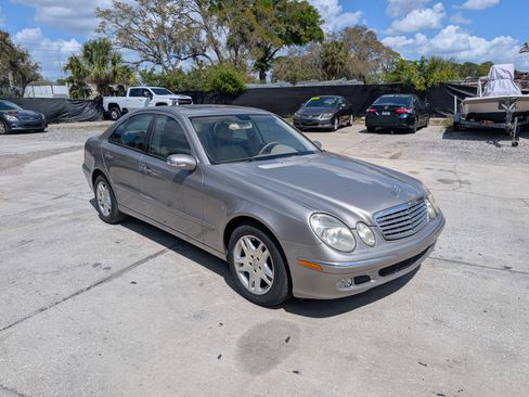 Used 2004 Mercedes-Benz E 320 image 2
