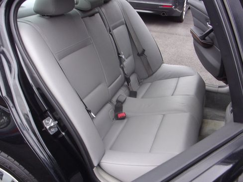 Used 2011 BMW 328i xDrive Sedan AWD/4WD image 26