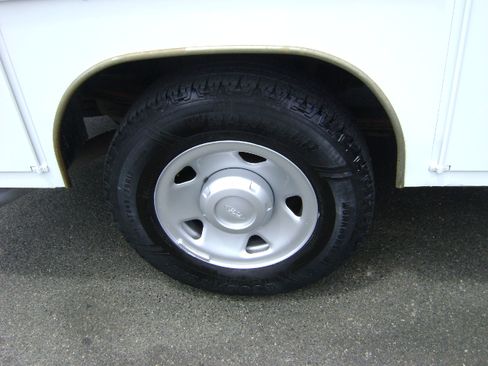 Used 2008 Ford F250 2WD Regular Cab Super Duty image 15