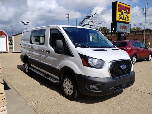 Used 2024 Ford Transit 250 image 3