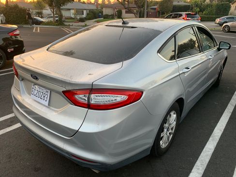 Used 2014 Ford Fusion S image 2