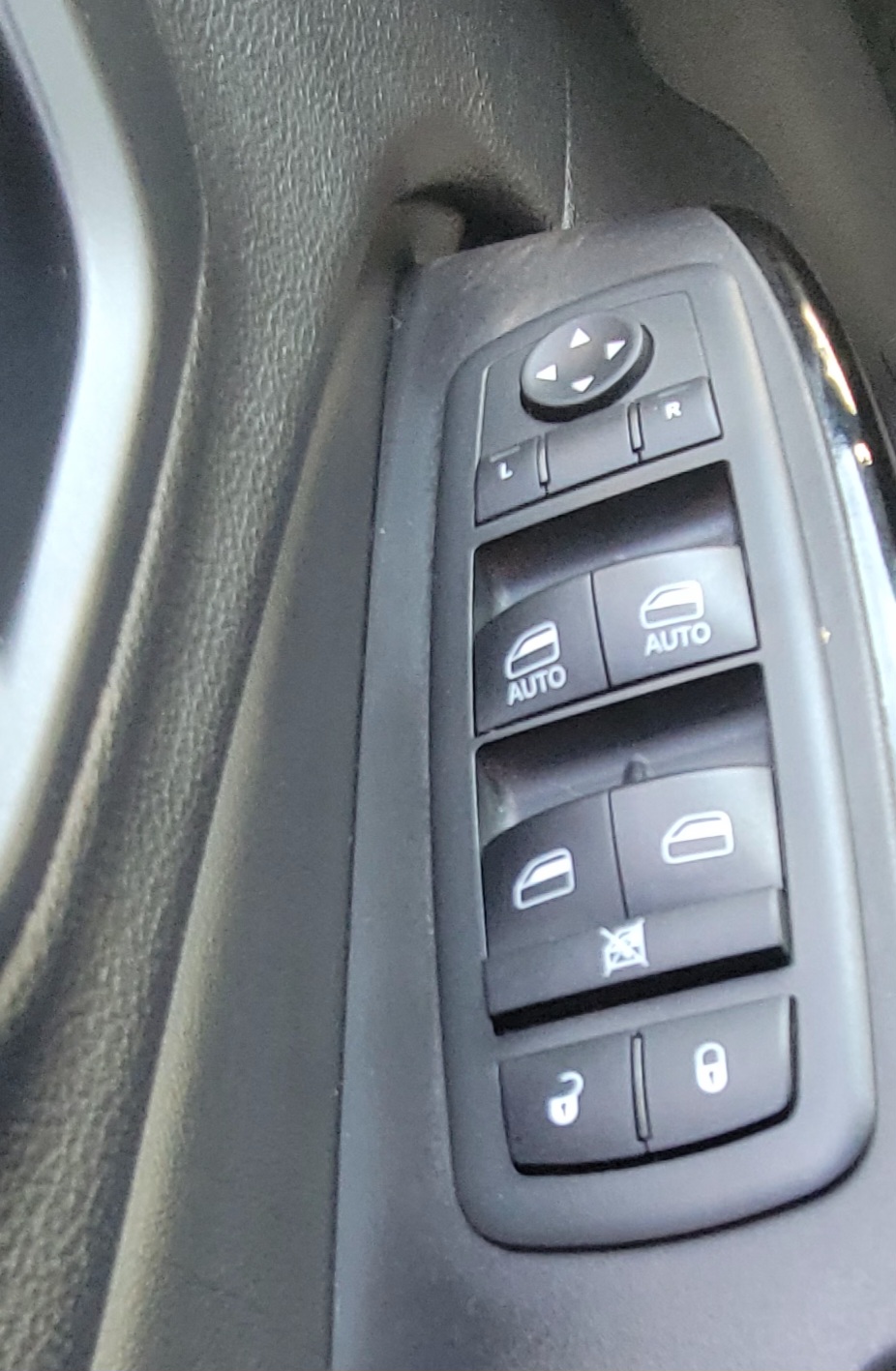 Used 2020 Jeep Cherokee Altitude AWD/4WD image 15