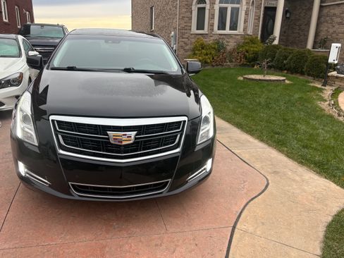 Used 2017 Cadillac XTS Premium Luxury image 2