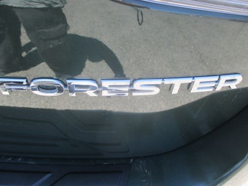 Used 2022 Subaru Forester Premium AWD/4WD image 15