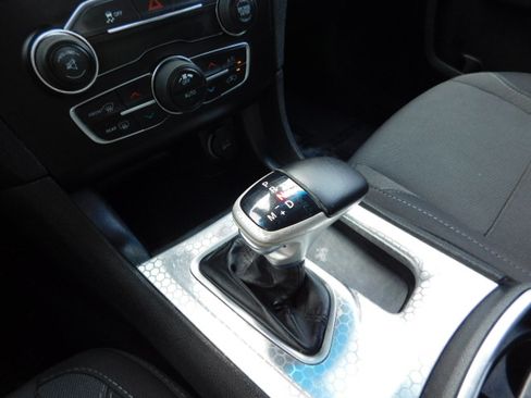 Used 2016 Dodge Charger SXT RWD image 17