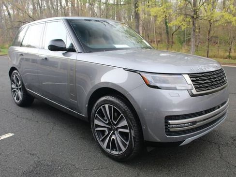 New 2025 Land Rover Range Rover SE image 10