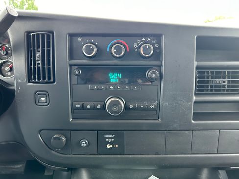 Used 2011 Chevrolet Express 2500 image 12