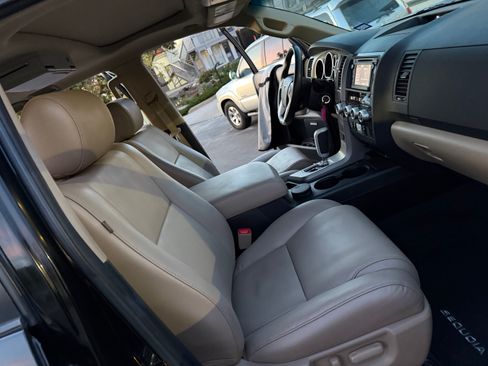 Used 2016 Toyota Sequoia Limited image 22