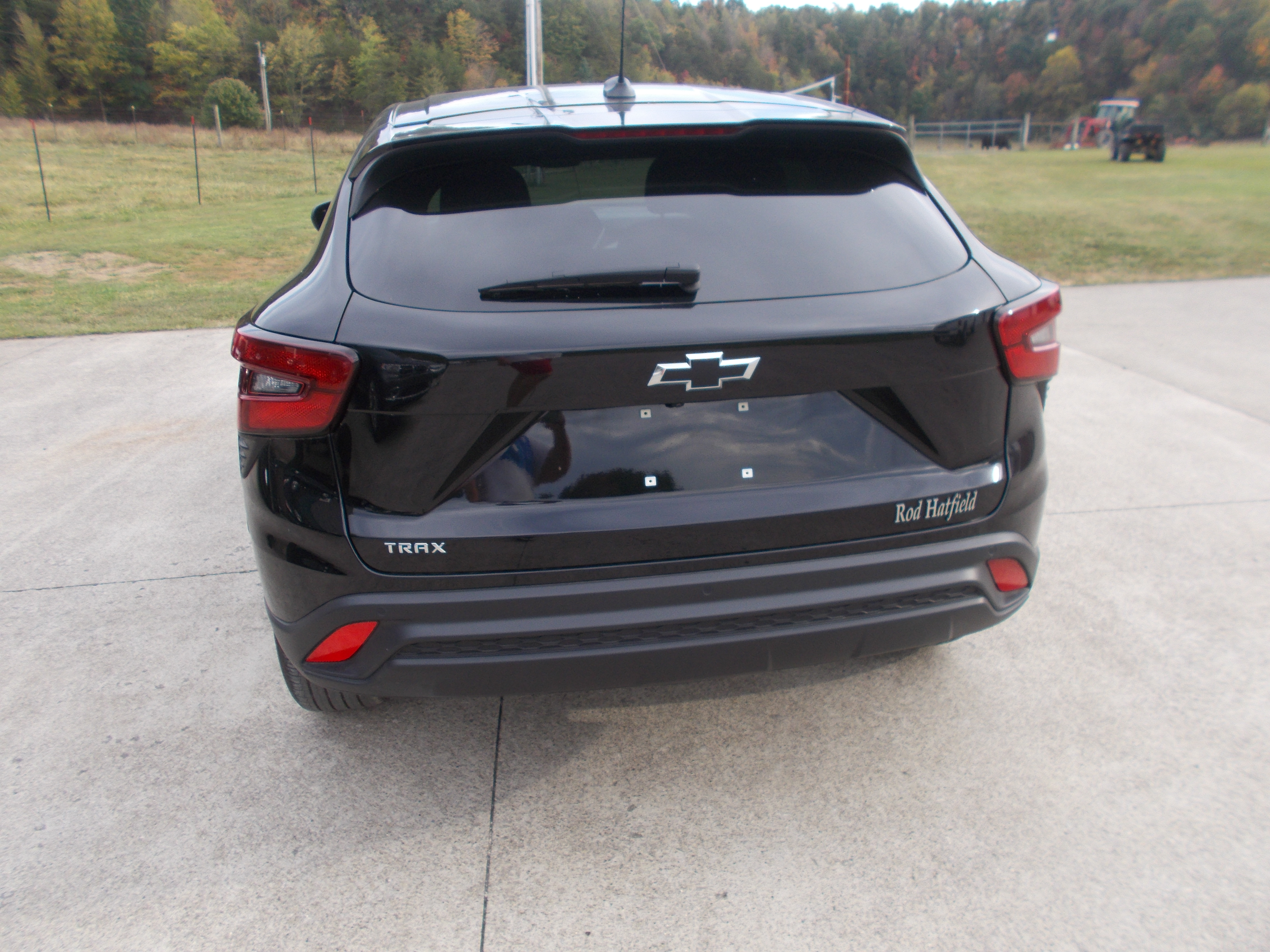 Used 2025 Chevrolet Trax LS FWD image 3