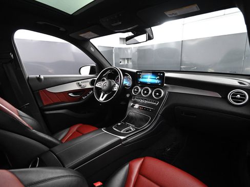 Used 2020 Mercedes-Benz GLC 300 image 42