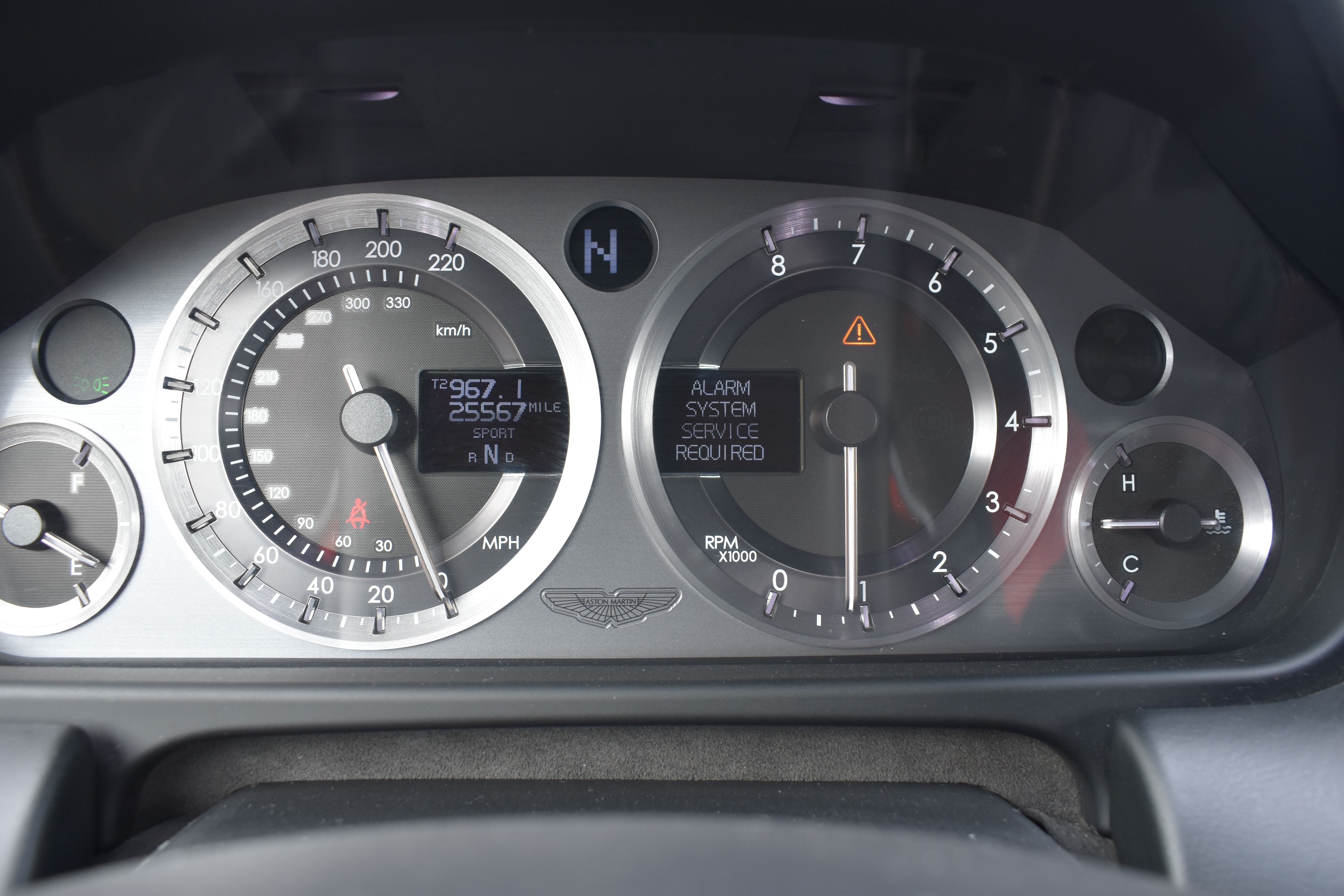 Used 2009 Aston Martin V8 Vantage Roadster RWD image 46