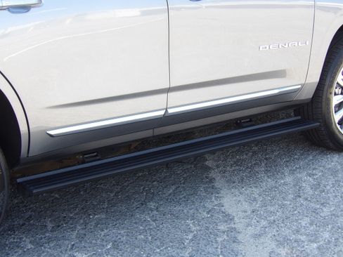 Used 2023 GMC Yukon 4WD Denali image 15