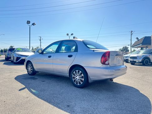 Used 2002 Daewoo Lanos S image 4