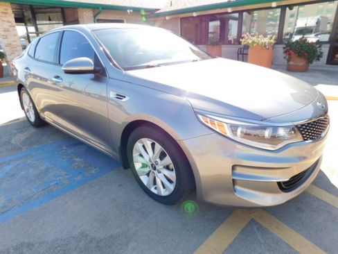 Used 2016 Kia Optima EX image 2
