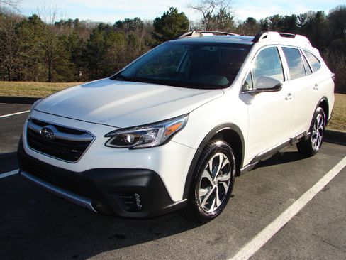Used 2021 Subaru Outback Limited XT image 1